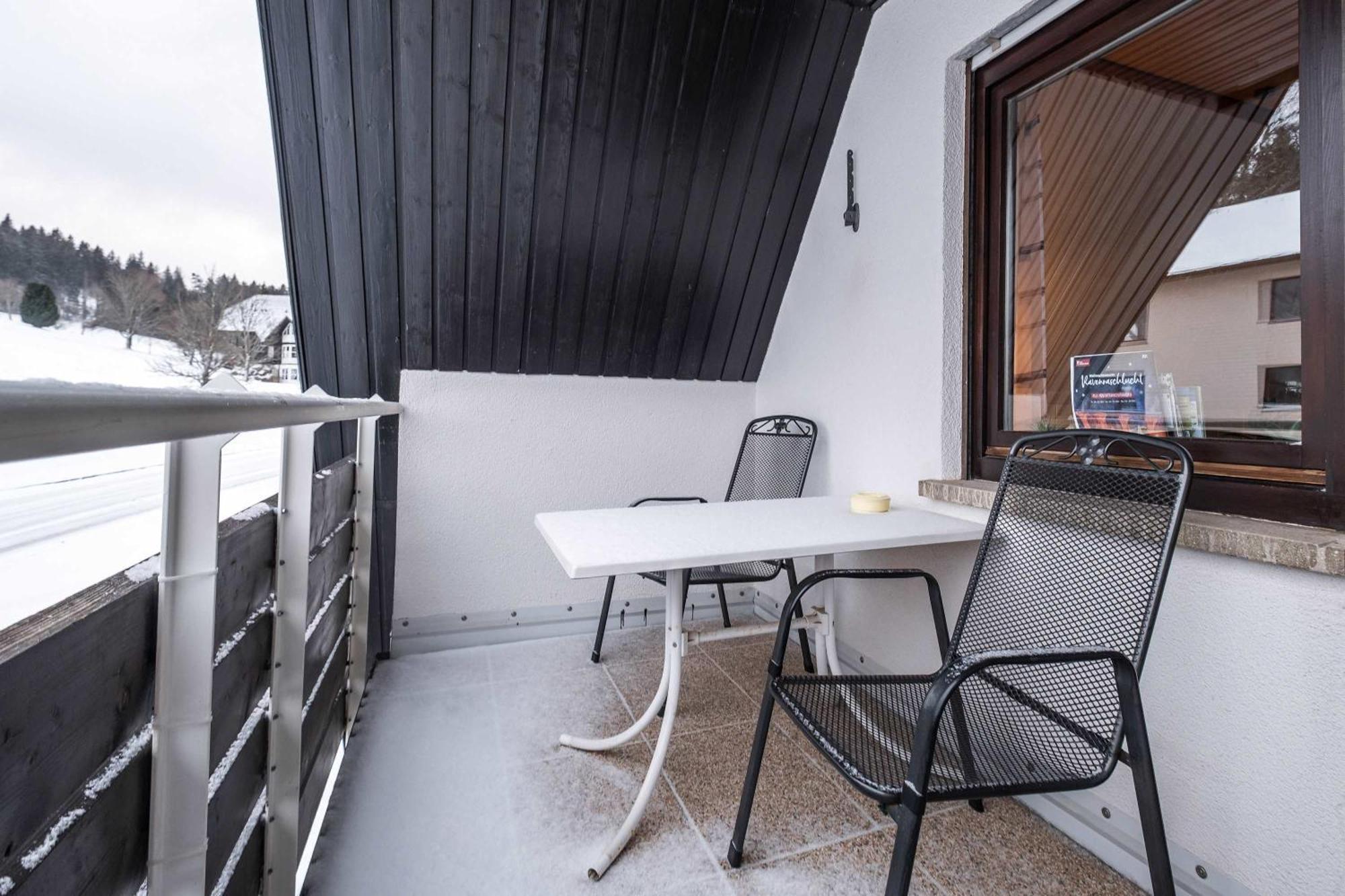 Auszeit Apartment: Black Forest Retreat with Balcony Views Schoenwald im Schwarzwald Exterior photo